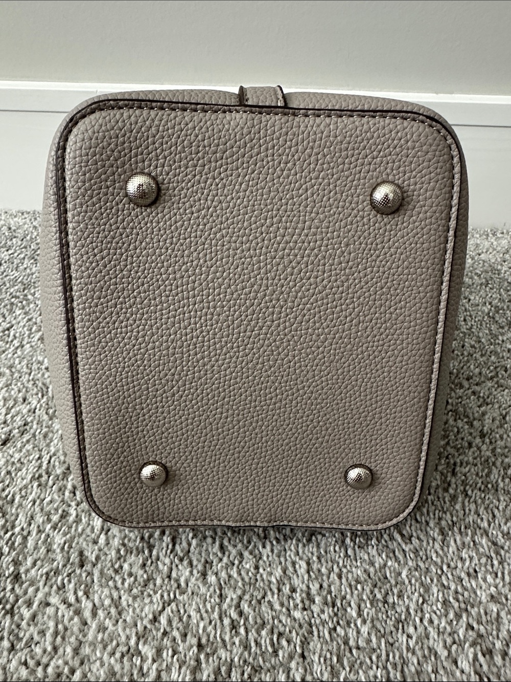 Pebbled Vegan Leather Tote Bag in Gray Taupe with Cream Bag Charm - Picture 3 of 5
